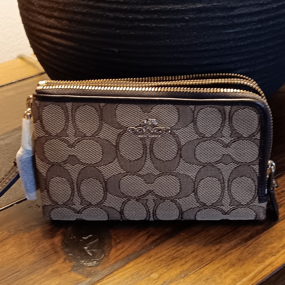 Coach Tan and Brown Signature Wristlet NEW NEVER USED WOT"" - Picture 4 of 6